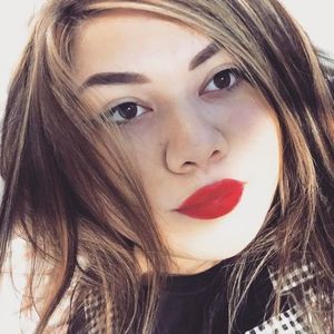 Meet your Posher, Cassandra